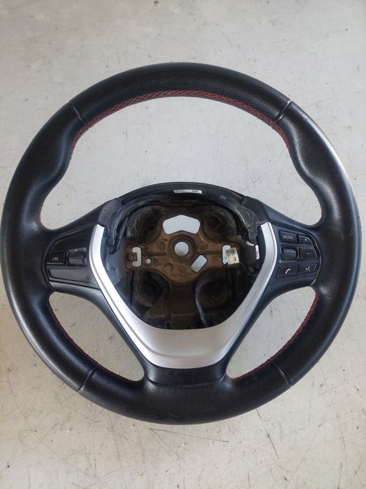 Volante Desportivo multifunções BMW