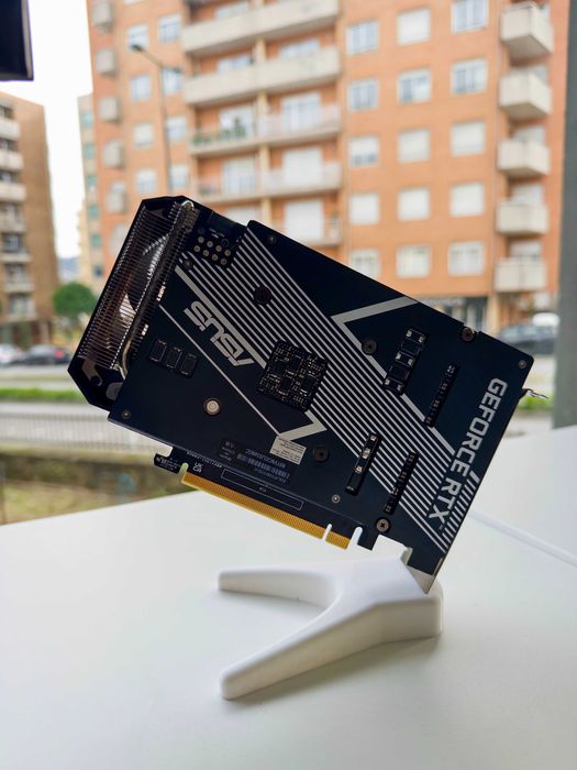 ASUS RTX 3060 V2 12GB – Como nova, selos intactos, teste no local