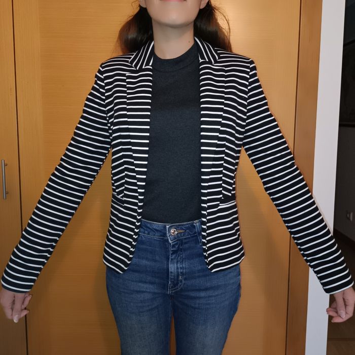 Casaco Blazer Preto c/ Riscas Brancas - Tamanho 36