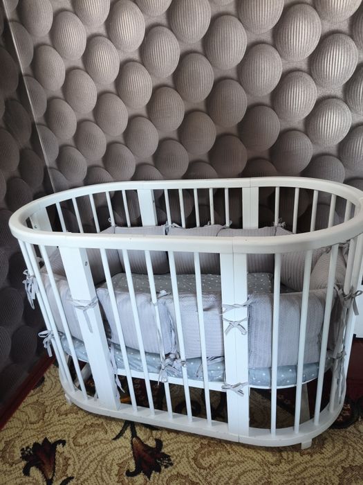 Продам ліжечко дитяче 5 в 1 на шарнірах.