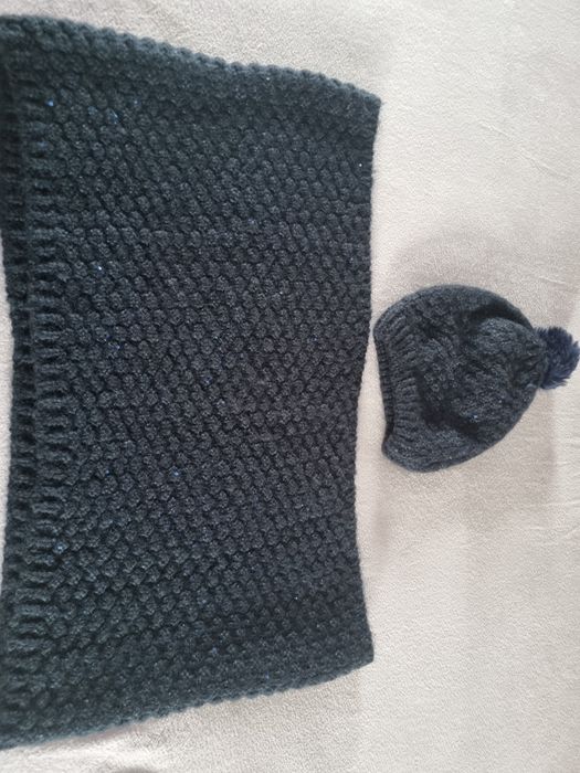 Zestaw czapka z kominem na zimę