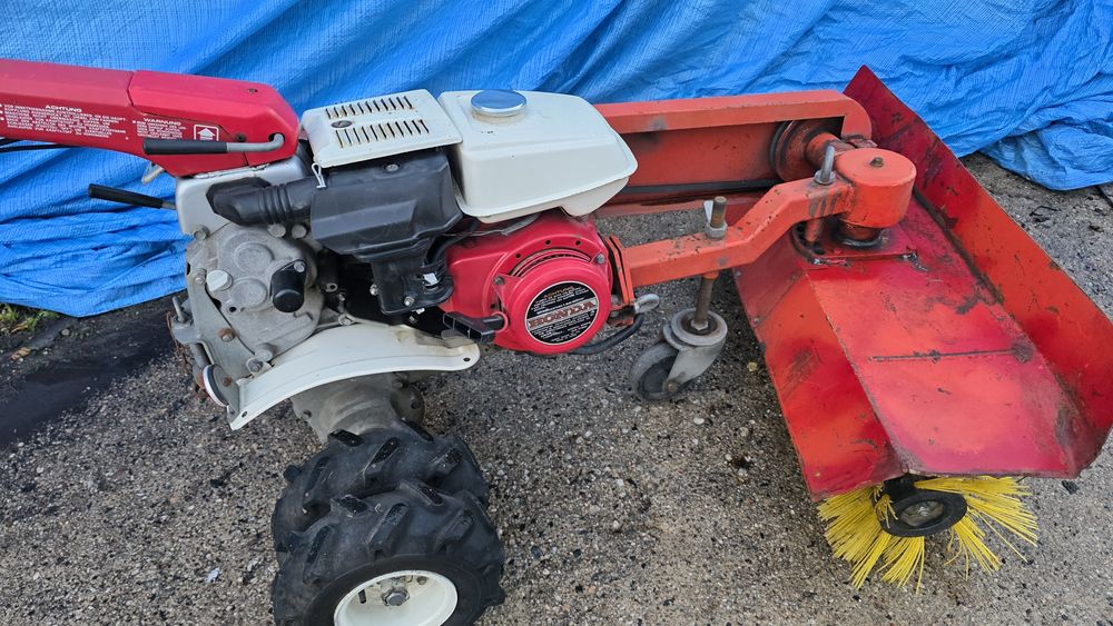 Zamiatarka honda f 410 dzik ciagnik jednoosiowy