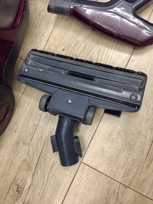 Пилосос LG  VK75204H  без труби