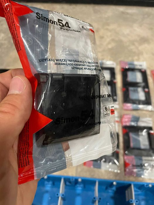 Zestaw ramek i przełączników Simon