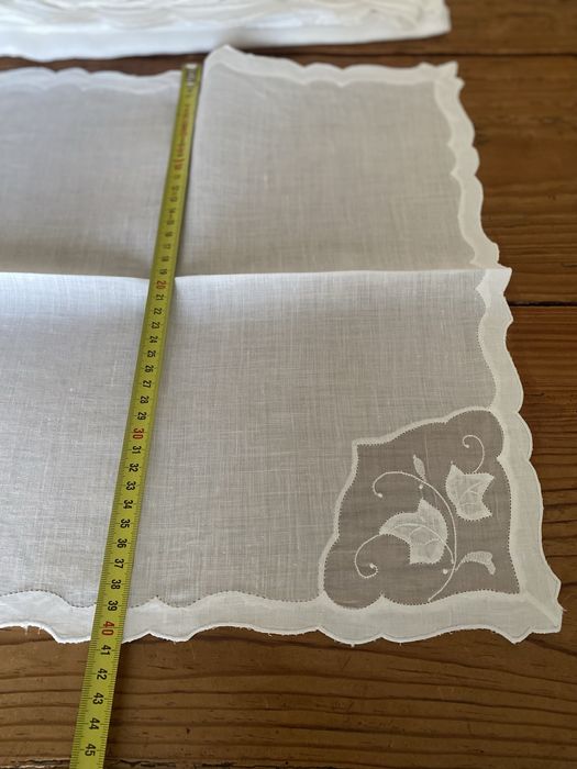 Toalha em organza e linho com guardanapos - bordado da Madeira