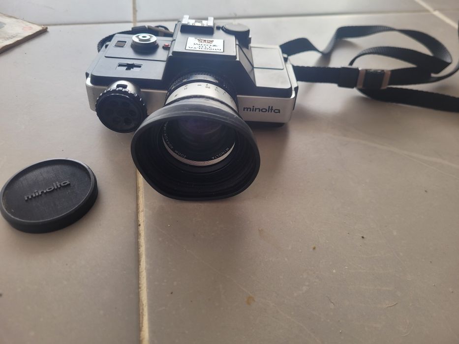 Máquina fotográfica vintage Minolta 110 Zoom SLR