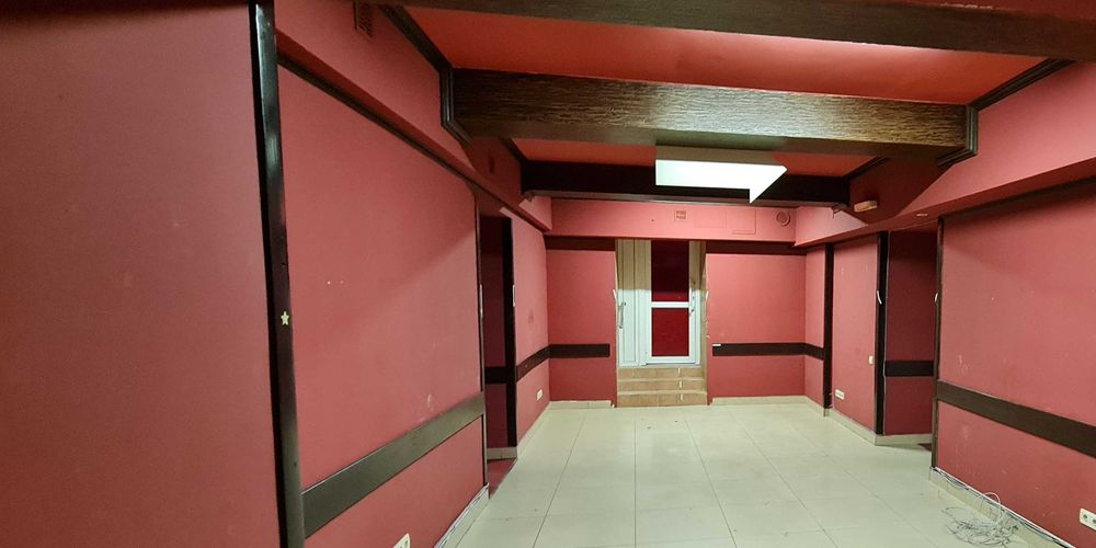 Продаж підвального приміщення. 250 кв.м, ріг Спаська/Соборна.