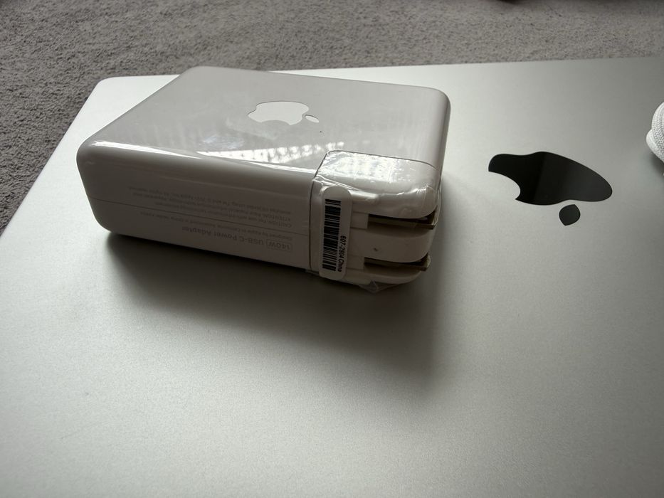 MacBook Pro 16” M5 Pro 24 GB / 1 TB