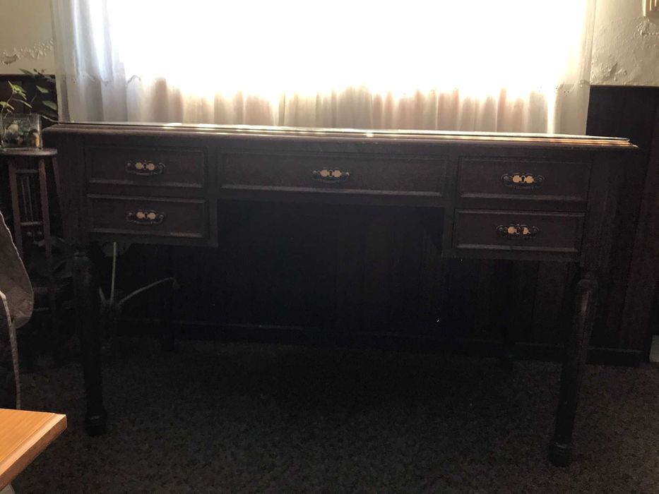 2 peças - Móvel  escritório com secretária madeira maciça. Urgente.