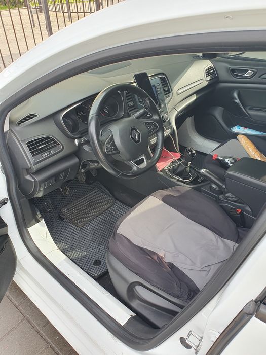 Автомобіль Рено Меган 4