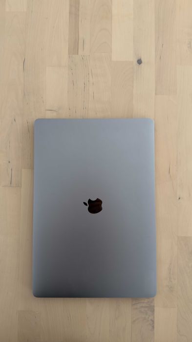 Apple MacBook Pro 2019 16" - i9 - 32 GB RAM - 1 TB SSD - AMD Radeon Pro 5500M 4 GB - cinzento espacial - teclado US - ótimo estado