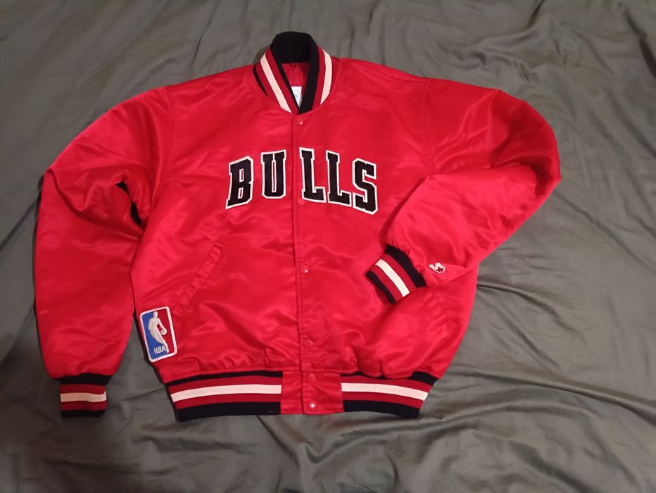 Продам фирменную куртку BULLS