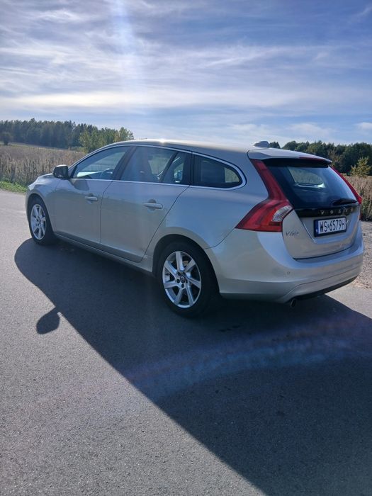 Sprzedam super auto volvo v60-2016r