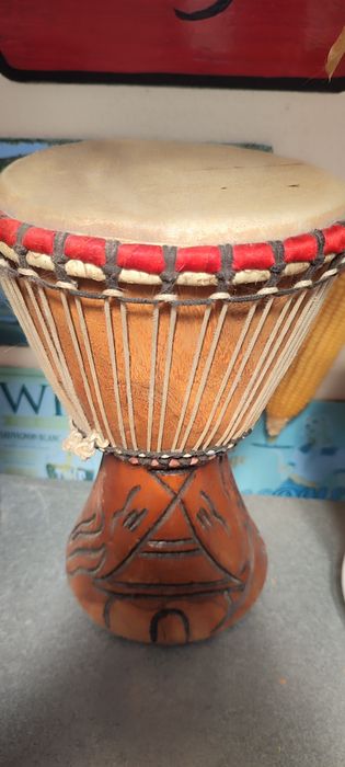 2 Djambe africano ótimo estado