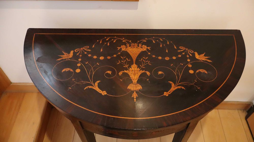 Mesa  de jog de meia lua no estilo D. Maria