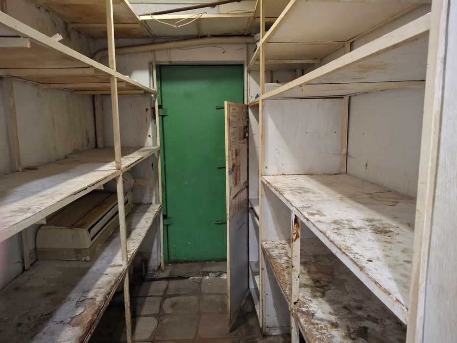 Аренда под кафе, магазин, круг 11 троллейбуса м. Вокзальная 8 мин.