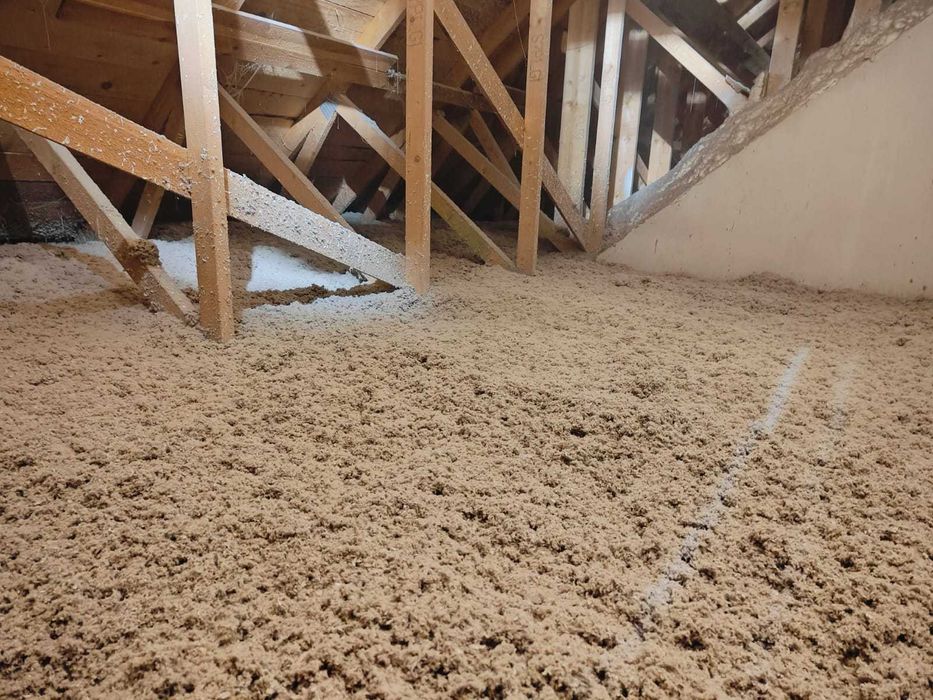 Ocieplanie piana PUR celuloza ocieplenie poddaszy izolacja domu stropu