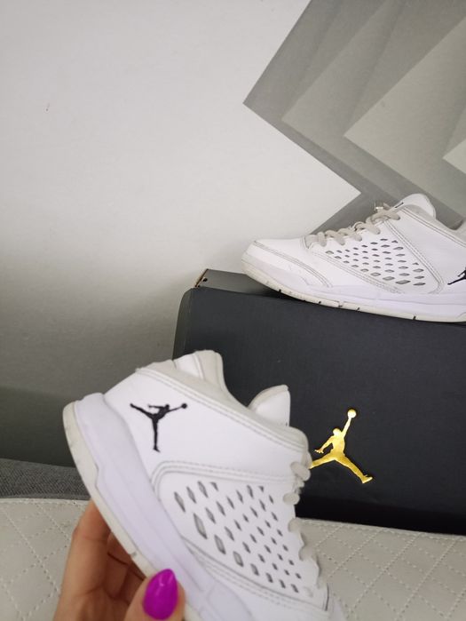 Buty sportowe Nike Air Jordan Flight rozmiar 28 chłopięce
