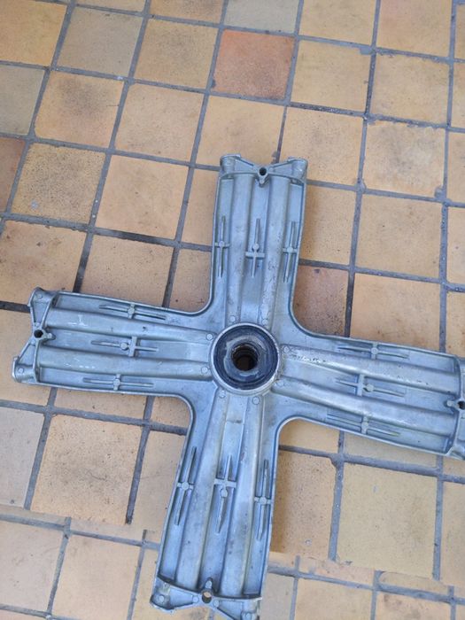 Крестовина Аристон,Индезит 140001511901: 300 грн. - Пральні машини ...