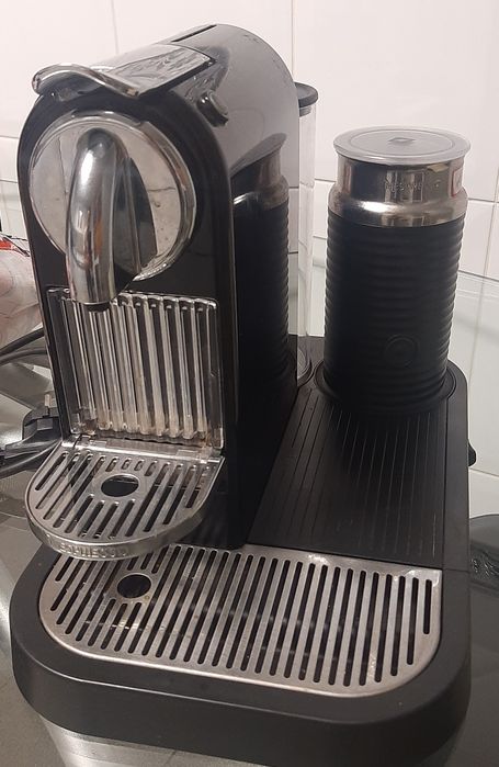 Máquina Nespresso com aeroccino