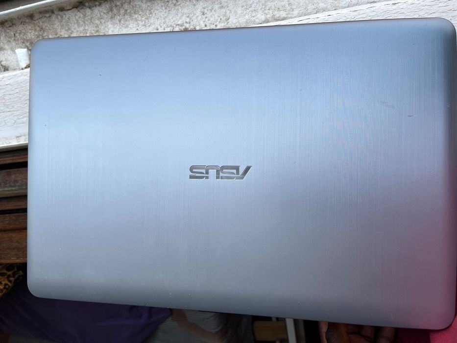 Portátil ASUS F540S 15.6" – Celeron N3060 / 4GB RAM / 1TB HDD / Windows 10