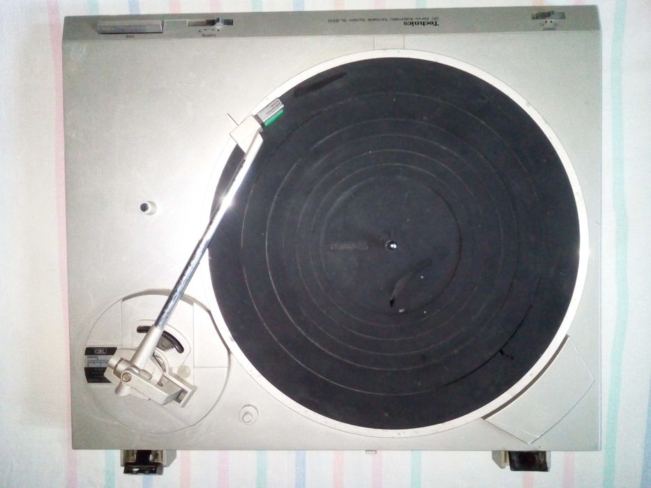 проигрыватель винила TECHNICS SL-B210