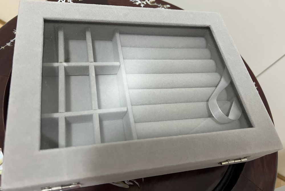 Guarda jóias forrado