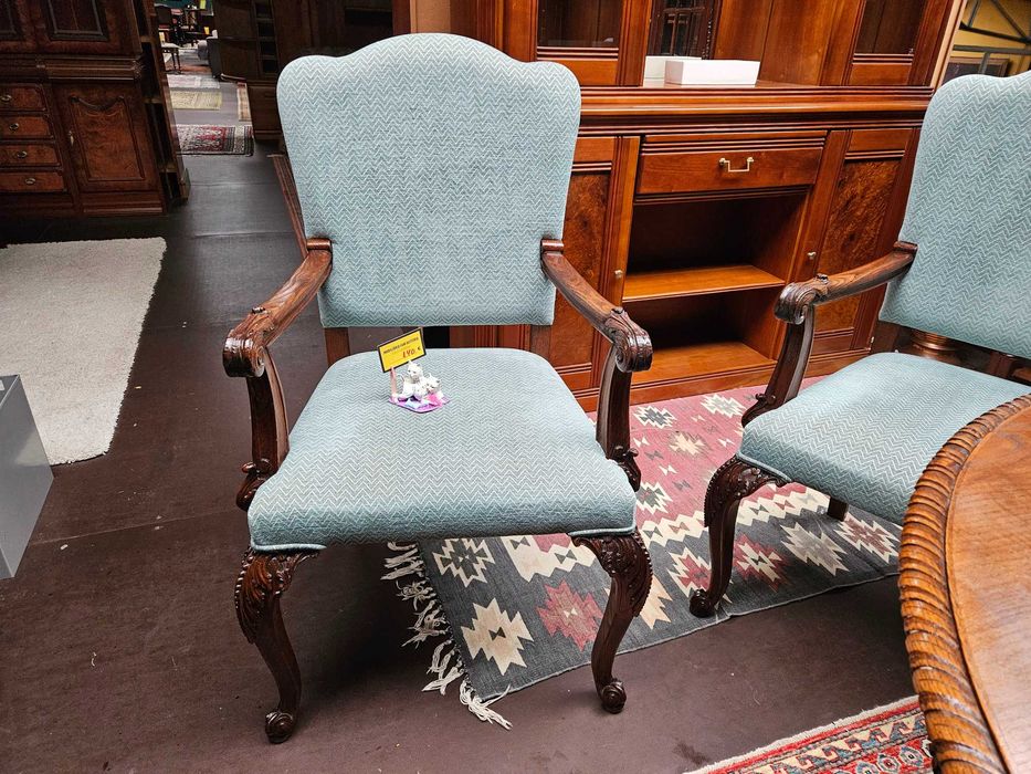 Cadeirões antigos mas em óptimo estado geral - Valor un