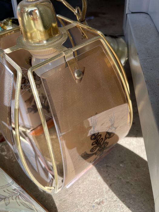 Dois Candeeiros em bom estado