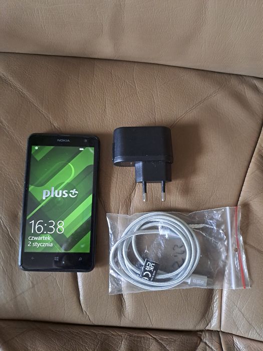 Fajny sprawny telefon Nokia 625 + zasilacz Hama,Nowy kabel USB.