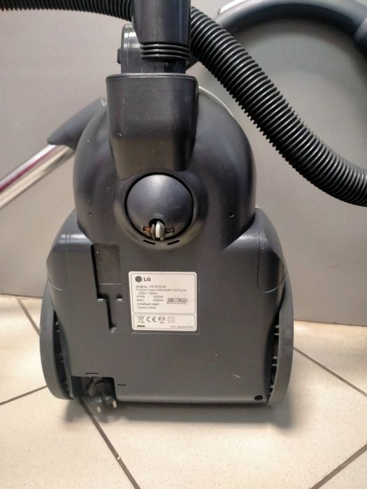 Пылесос LG VK7816R