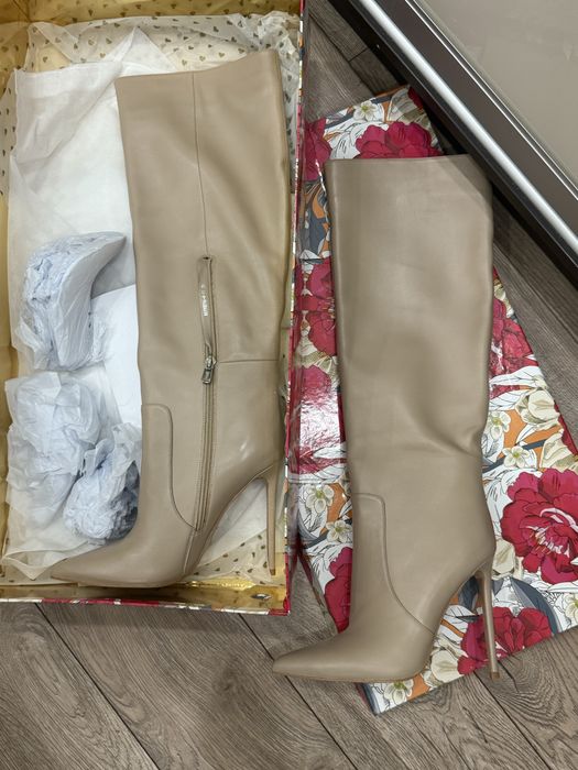 Нові Кожаные  бежевые сапоги mia may купляни за 10т