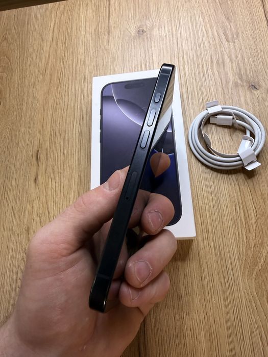 Iphone 16 Pro, Black Titanium, 128 gb, 91% baterii (dowód zakupu)