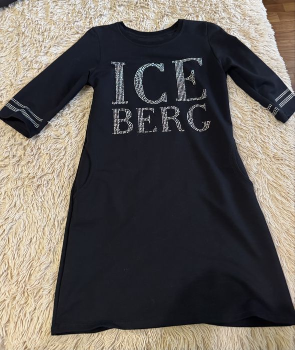 Трендове плаття зі стразами