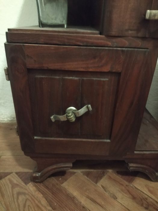 2 mesas de cabeceira antigas