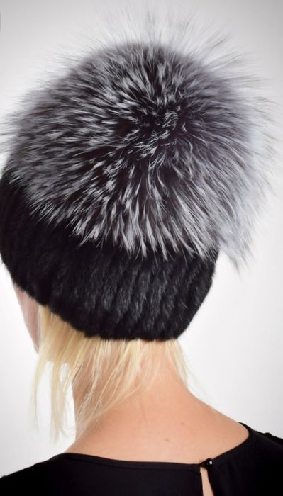 Czapka z norek i lisa. Nowa