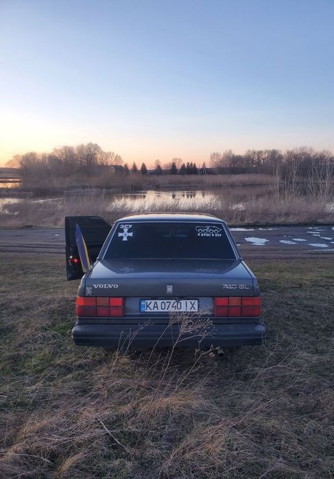 Продам Volvo 740GL