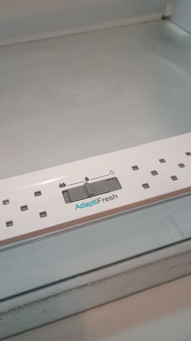 Lodówka formy Sharp