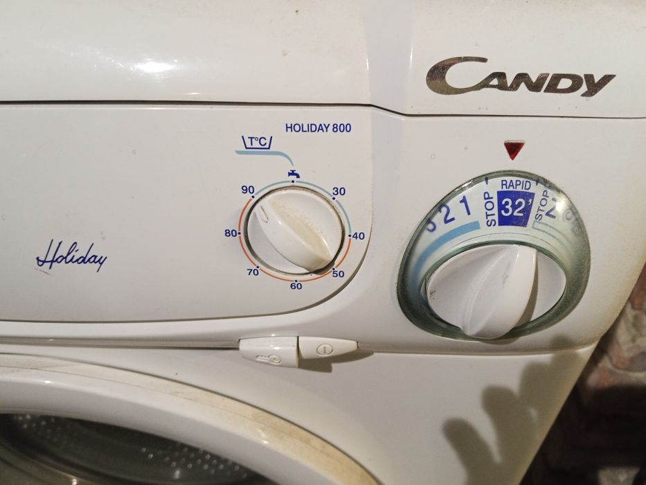 Pralka Candy Holidays 800  działająca z usterką  ma części