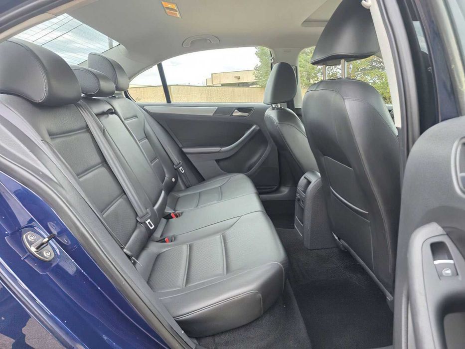 Volkswagen Jetta      2013