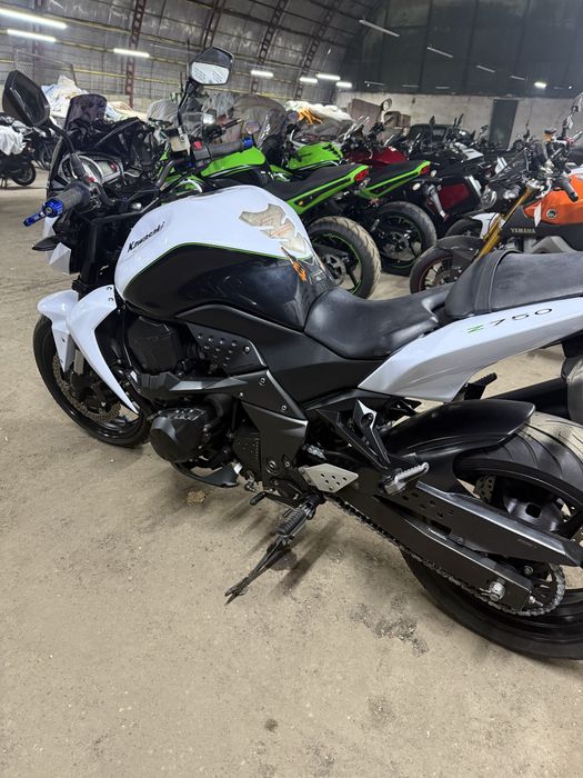 Мотоцикл Kawasaki Z750 из Японии Кавасаки Зет 750