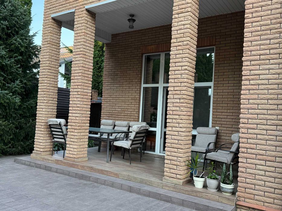 Оренда будинку в Лісниках (5 км від Києва) (з генератором)