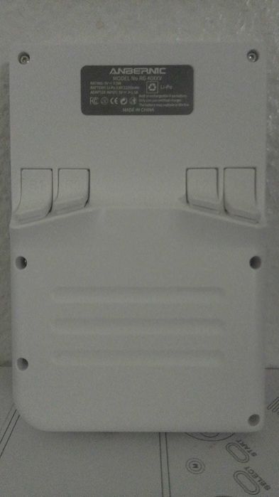 Consola Portátil Anbernic RG40XXV - Branco - Nova!!