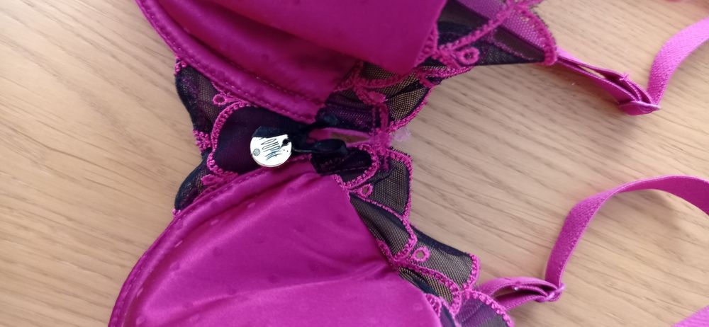 Biustonosz Marilyn poupee nowy 70e