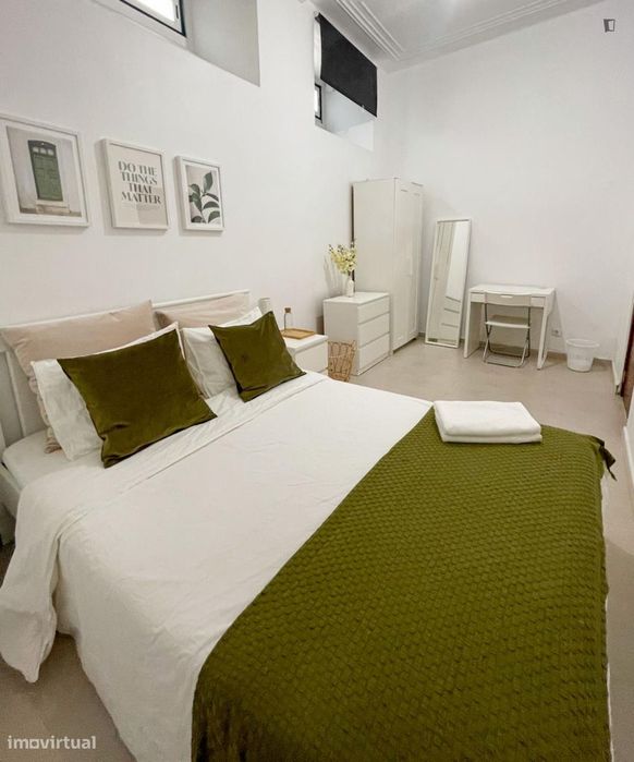 Quarto - localizado em Santa Apolónia Lisbon
