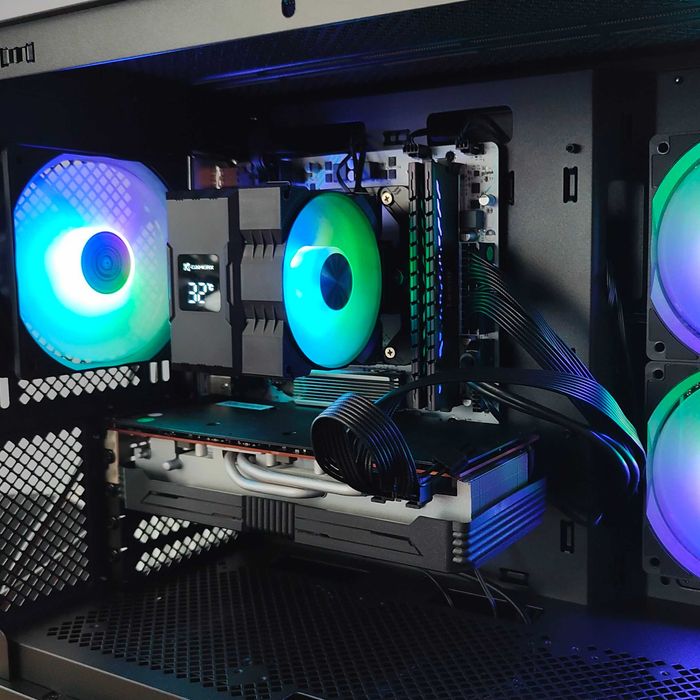 PC, Ryzen 5 5600X, 32 GB DDR4, RX 5700 XT 8 GB,  1 TB NVMe, Win 11 Pro