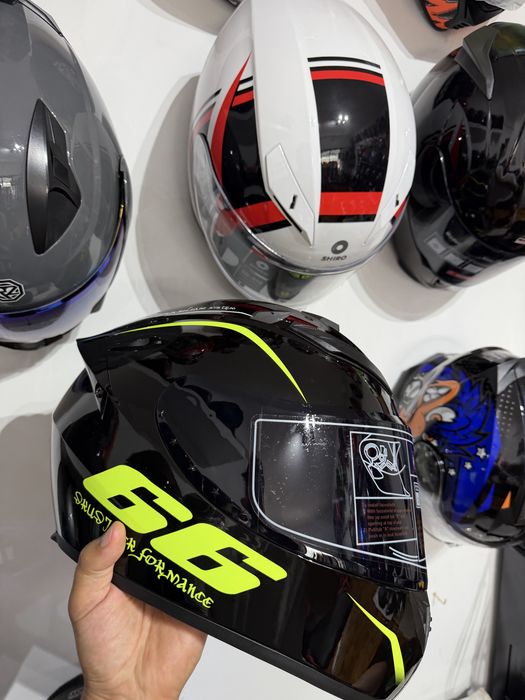 Capacet preto Novo 90€