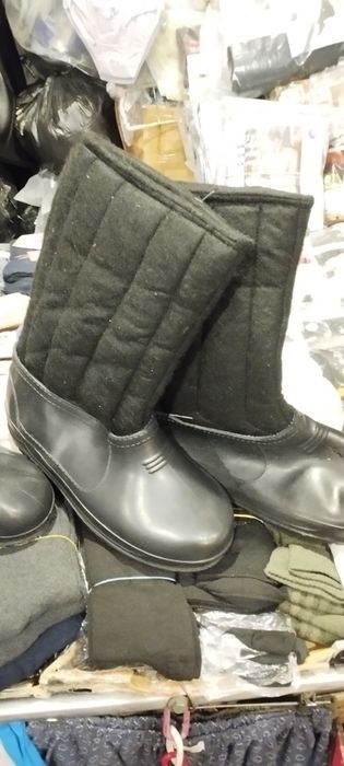 Галоші чоловічі, сапожки та шиті валянки