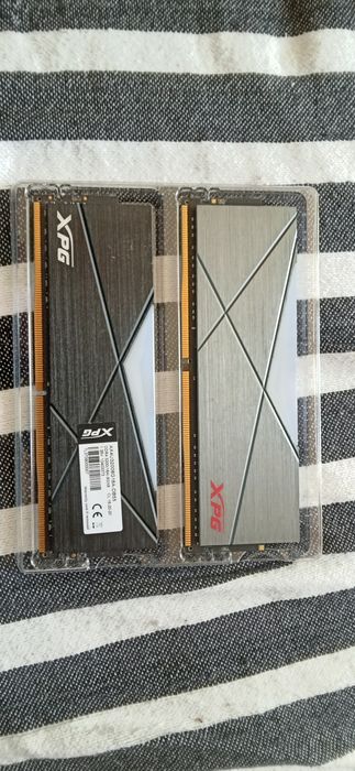 Memoria ddr4 16gb 3200mh xpg RGB