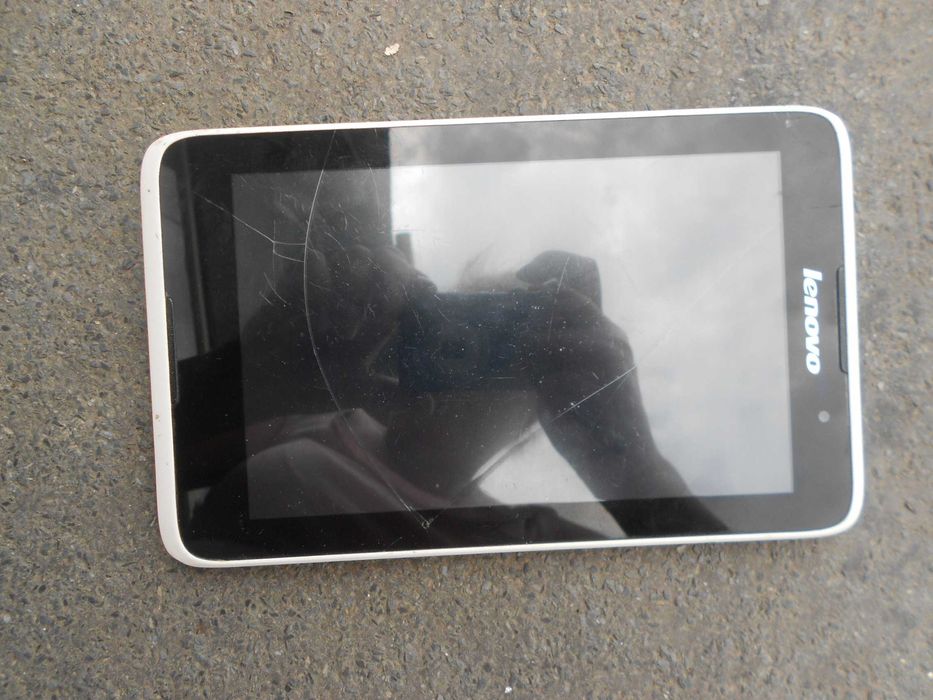 Планшет Леново на запчастини